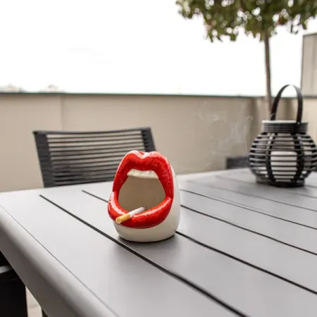 Cendrier Lèvres Rouge – Fisura - Ashtray Red Mouth Pot