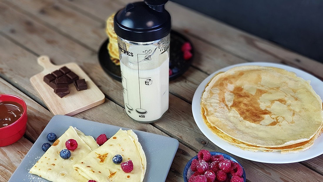 shaker-a-crepes-pancakes-gaufres.jpg